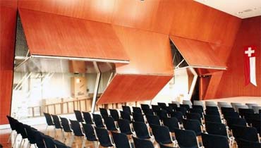 struttura di contenimento sedie per un centro congressi